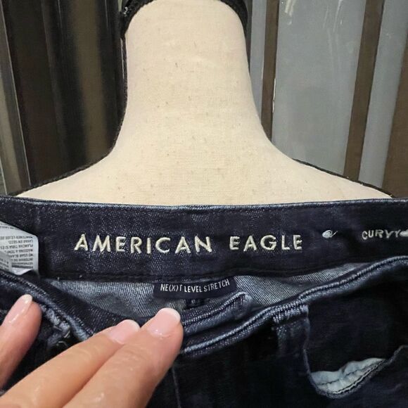 American Eagle Jean curvy high rise Shorts - Picture 2 of 5